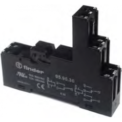 Relay socket